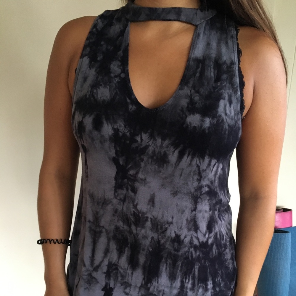 Black and grey marbled tank
